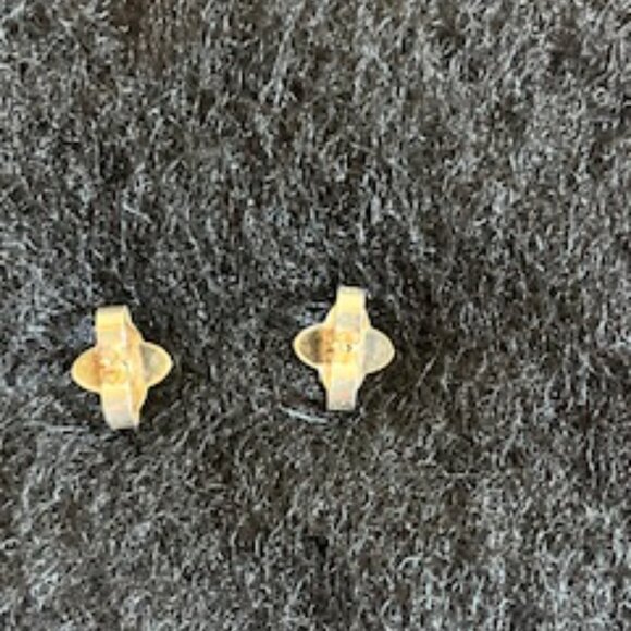 David Yurman Sculpted Cable Stud Earrings - Picture 4 of 6